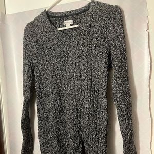 Croft and Barrow V Neck Sweater